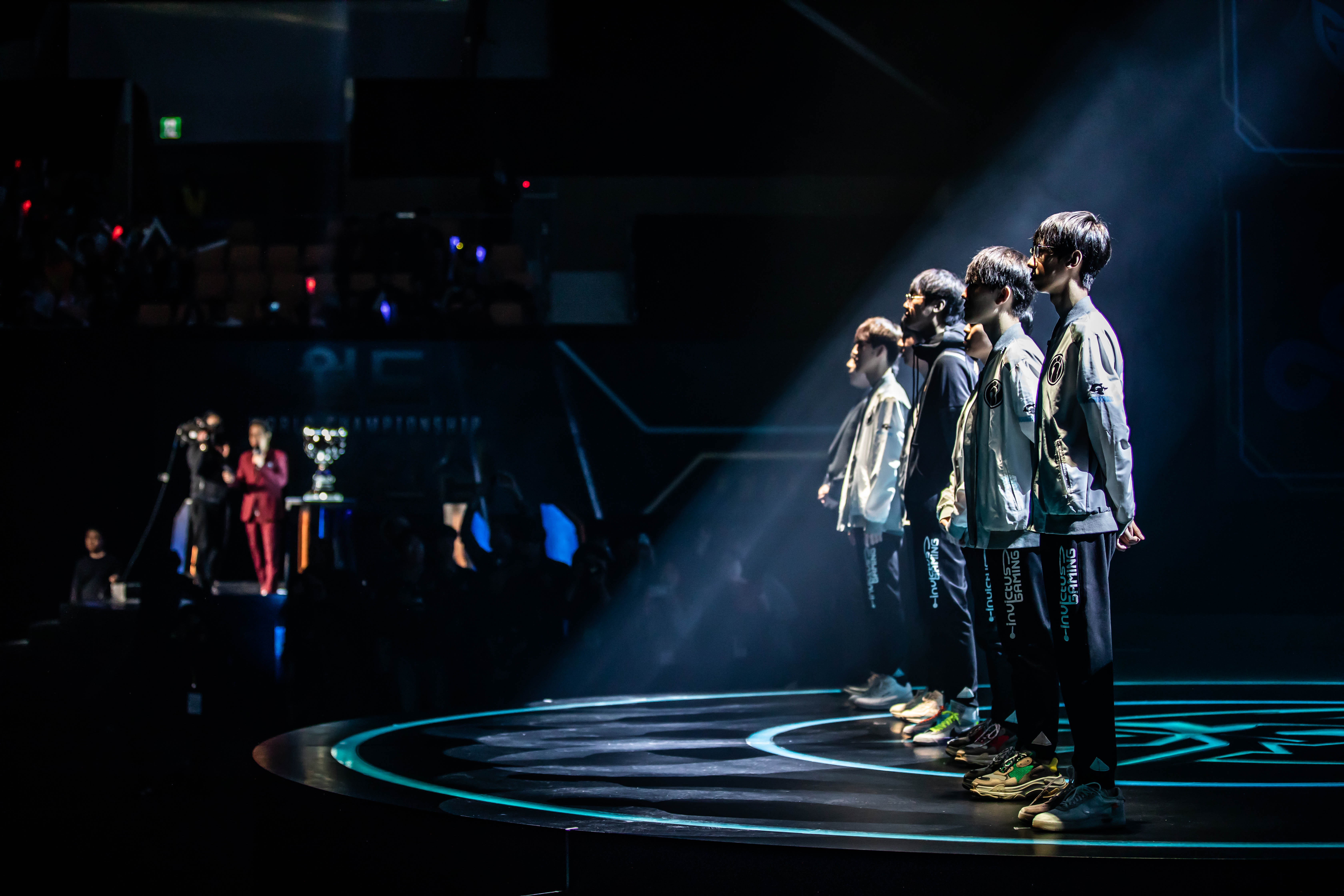 IG险胜GEN，CoreJJ团战一打五淘汰赛2:0（东京）