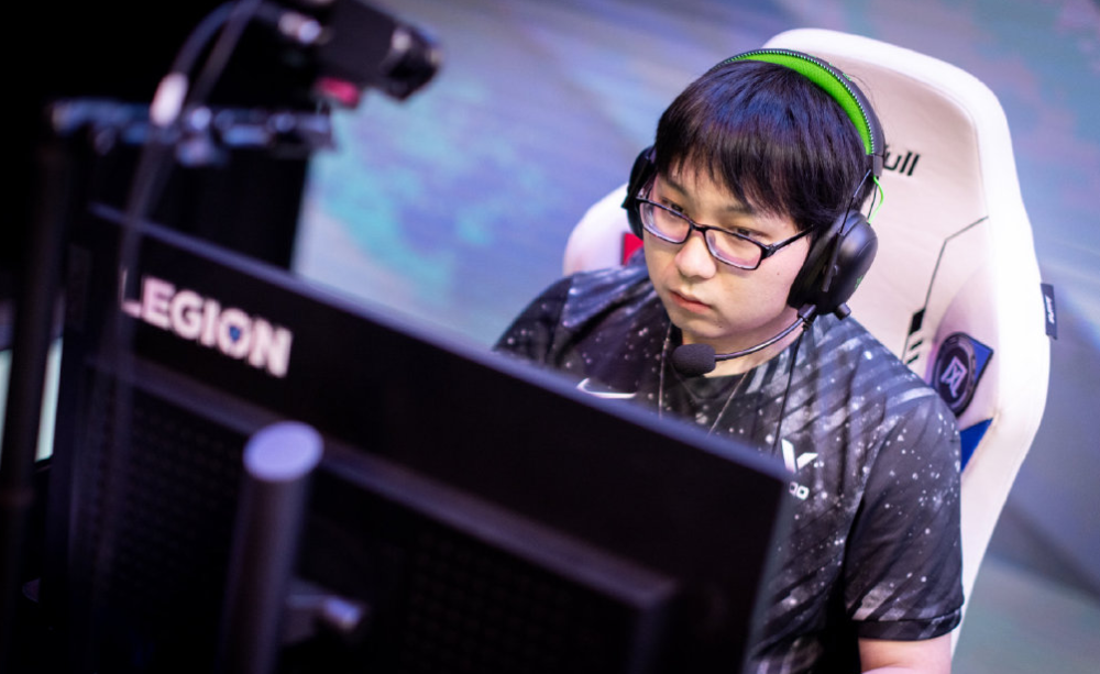 开云体育在线-FPX翻盘EG，Ming完成史诗逆转小组赛3:1（成都）