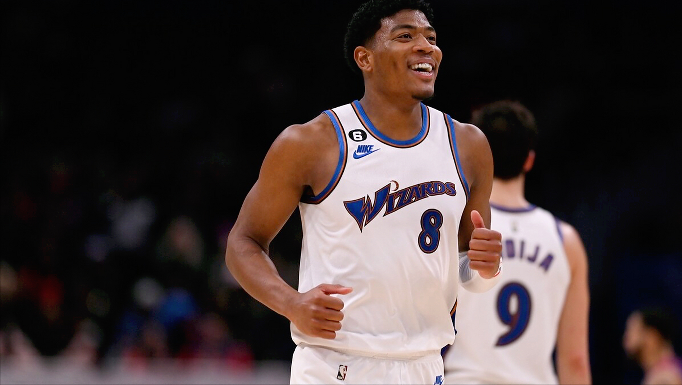 雄鹿客场大胜黄蜂，轻取胜利