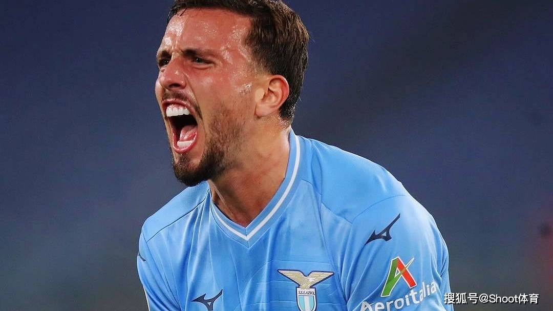 柏林联中场状态神勇表现抢眼