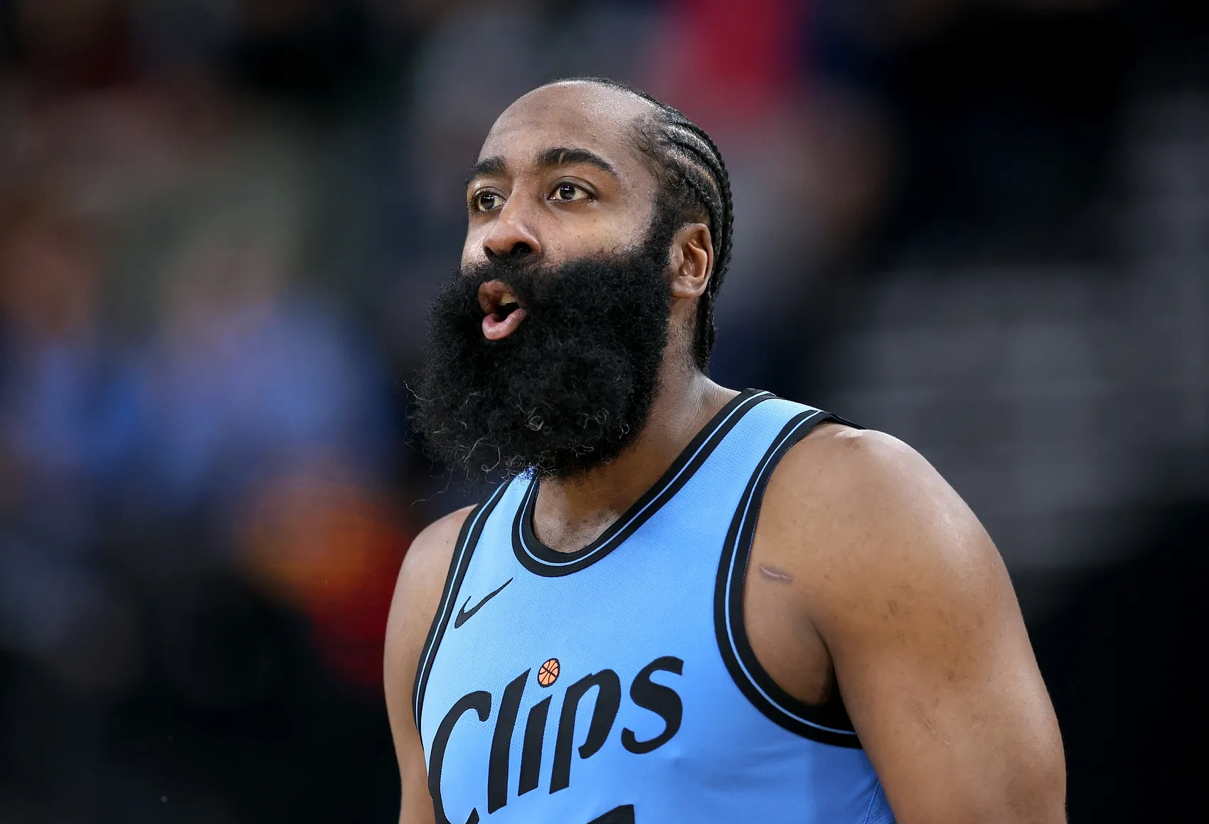 关于火箭客场惜败独行侠，哈登独得39分的信息