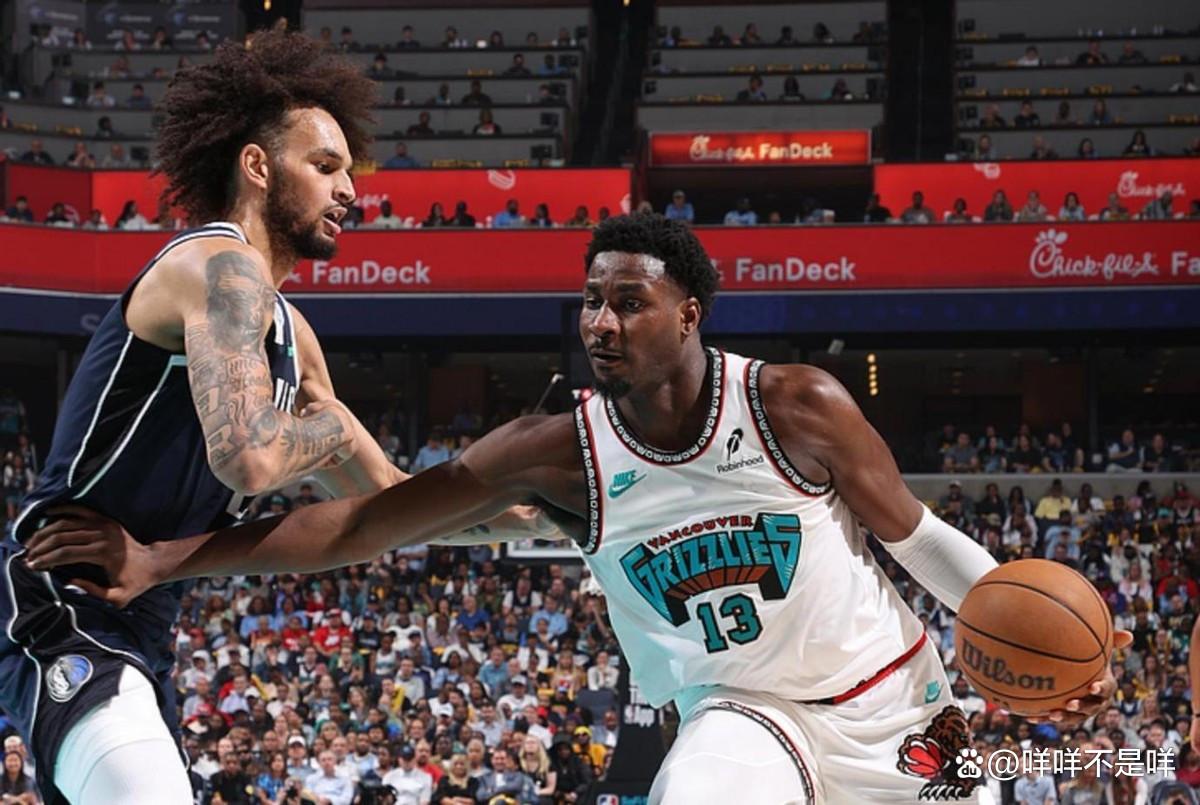 美国男篮轻取灰熊,浓眉送出助攻 美国男篮轻取灰熊,浓眉送出助攻