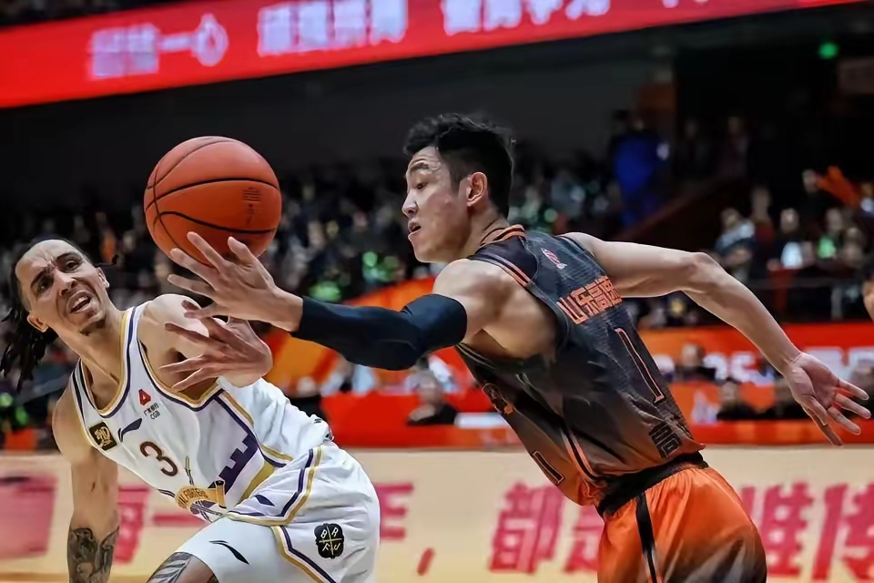 浙江队轻取四川队，高诗岩点燃赛场的简单介绍