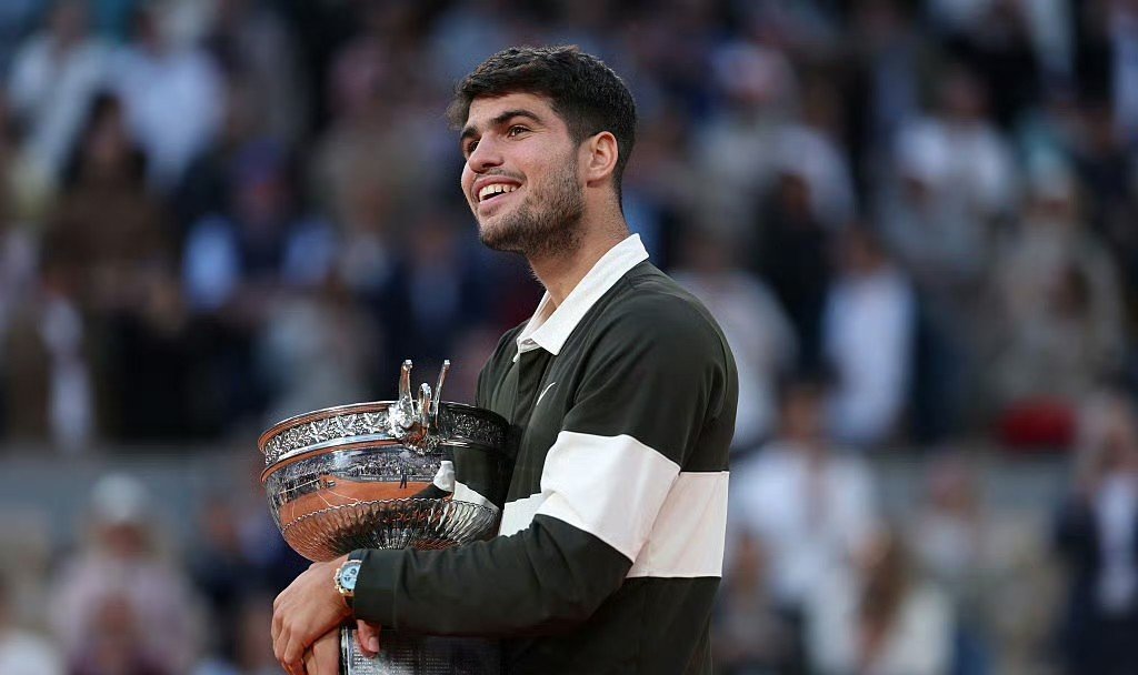 关于法网鏖战戴维斯杯，阿尔卡拉斯惊艳四座的信息