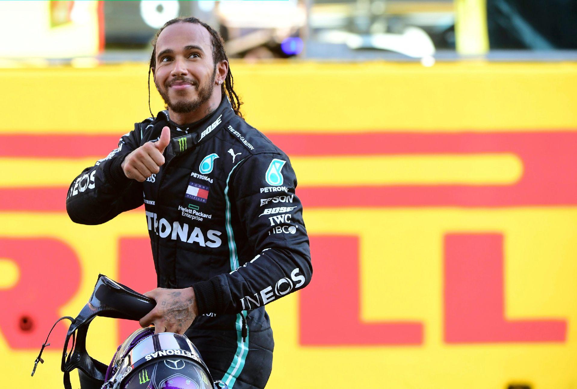 梅赛德斯横扫哈斯车队，汉密尔顿点燃赛场