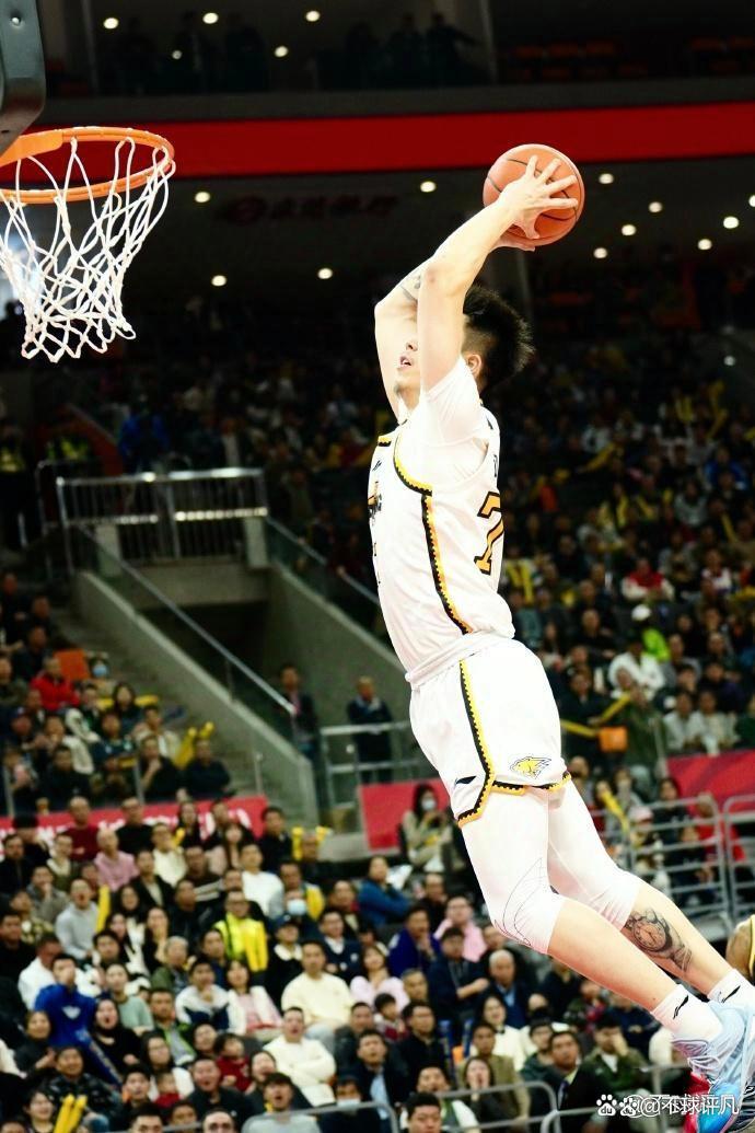 开云体育官网-广东队完胜新疆队,张镇麟高光表现