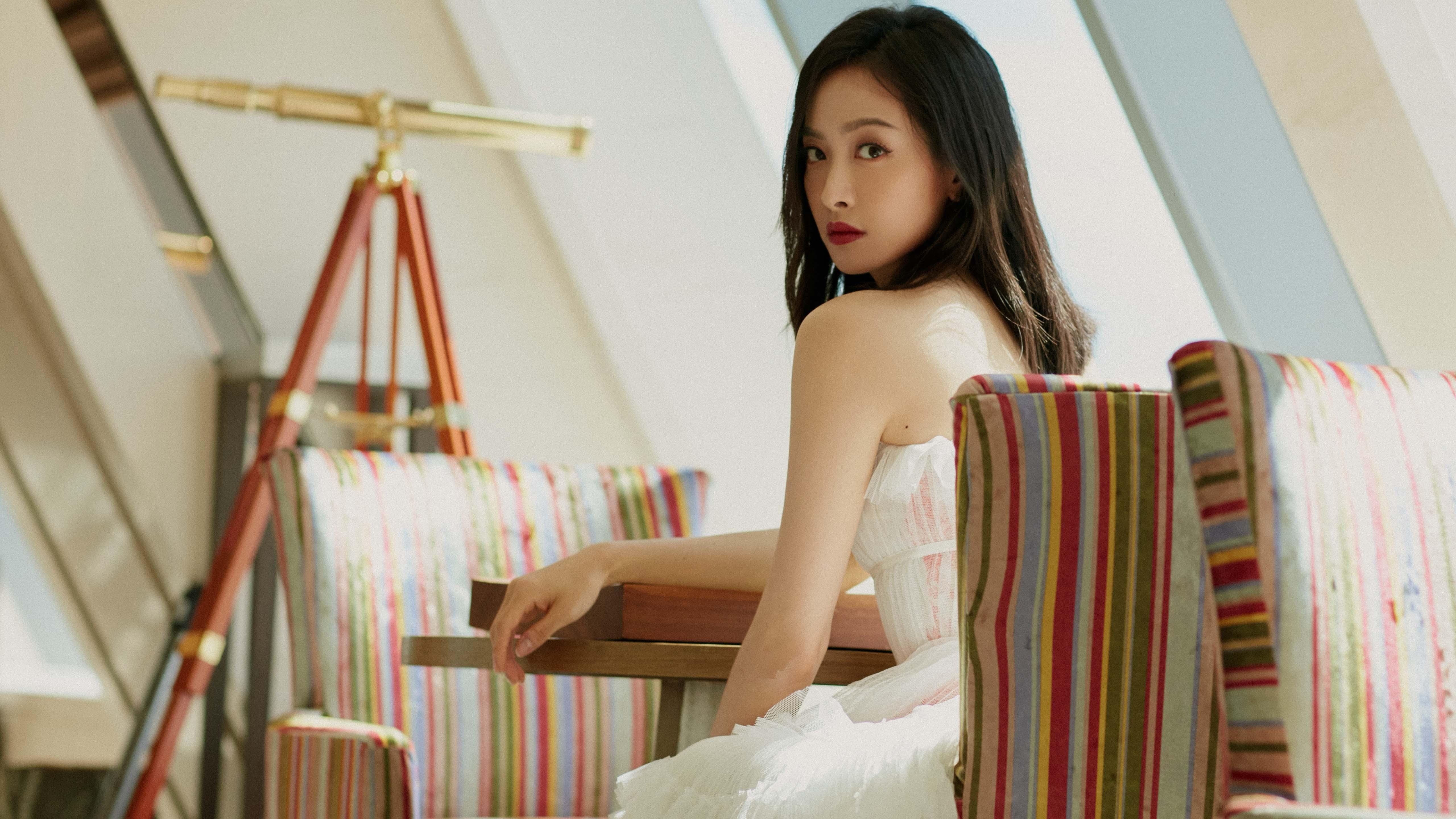 开云体育APP下载-足球的双面，当里程碑遇见爆冷