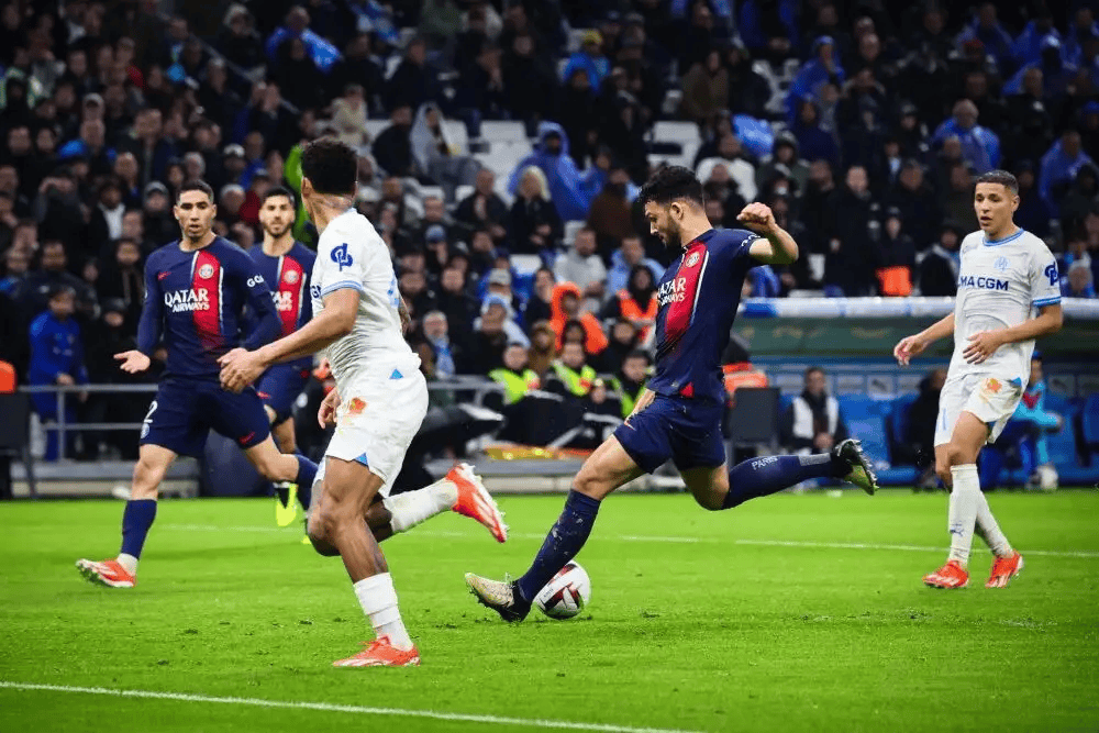 欧冠淘汰赛焦点战，巴黎加时取胜韩国